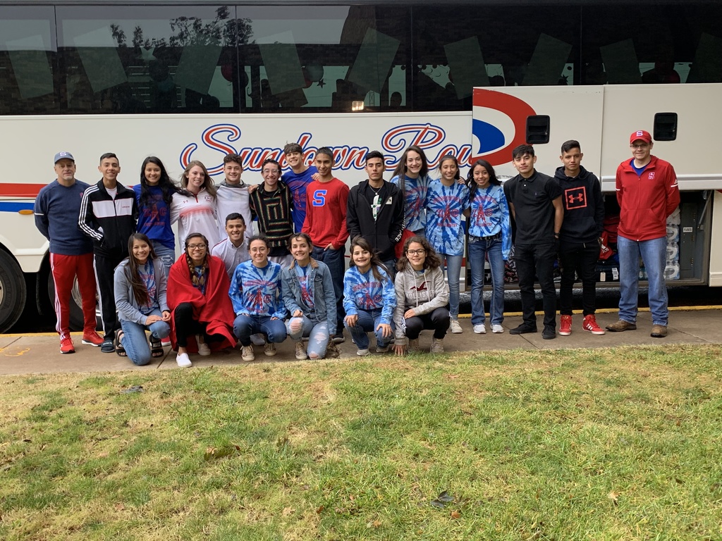 SHS Boys & Girls XC Teams on the Road to Round Rock